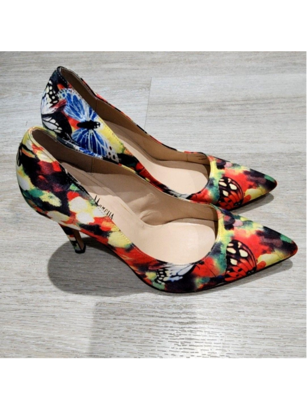 Neiman Marcus Shoes Womens 7 Multicolor Butterfly Print Pointed Toe Pumps Party